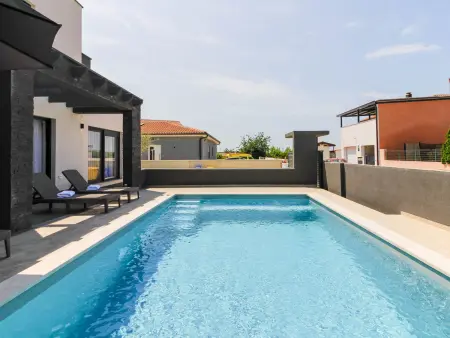 Villa Maeni, maison moderne 4 chambres avec piscine privée : photo 2