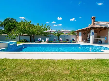 Villa Nera à Pula : maison 3 chambres avec piscine : photo 1