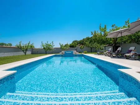 Villa Nera à Pula : maison 3 chambres avec piscine : photo 3