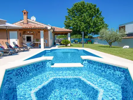 Villa Nera à Pula : maison 3 chambres avec piscine : photo 5