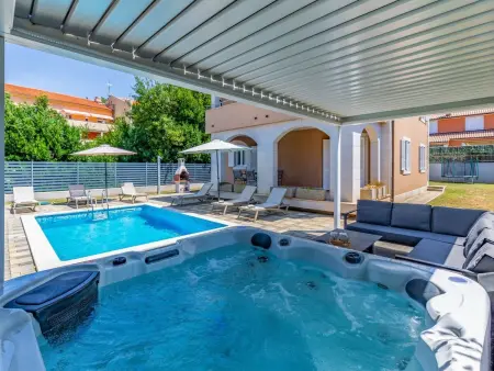 Villa Lotus 13C – Maison 10 pers. avec piscine à Pula : photo 6