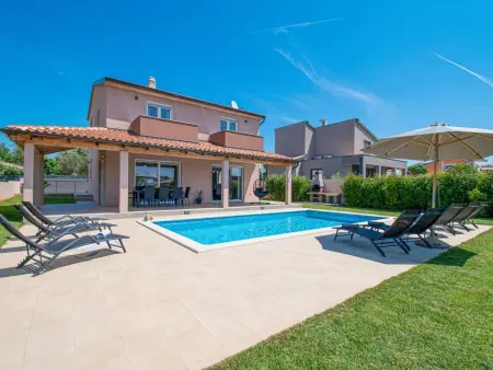 Villa Enjoy à Pula : 4 chambres, piscine privée, 8 personnes : photo 1