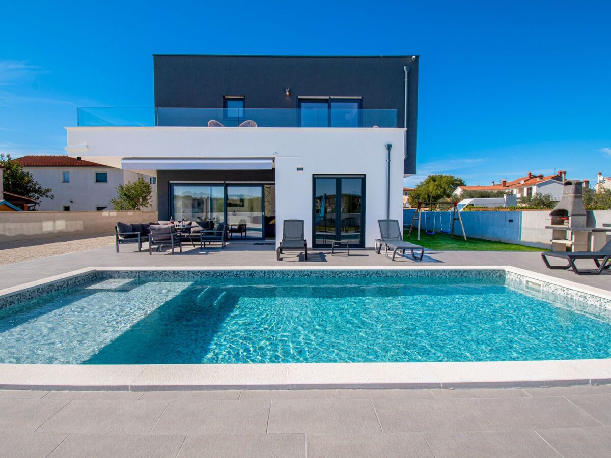Villa Elite 2, maison 4 chambres avec piscine privée à Pula - Photo 1