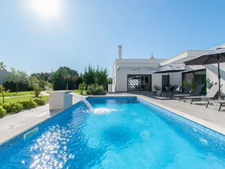 Villa Design M, maison 4 chambres avec piscine à Pula : photo 4