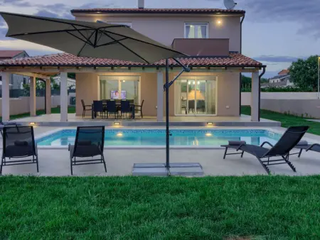 Villa Enjoy : maison 4 chambres piscine privée près de Pula : photo 4
