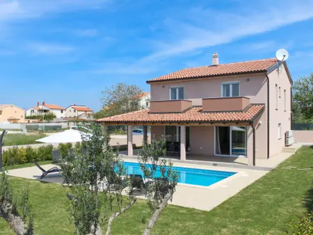 Villa Enjoy : maison 4 chambres piscine privée près de Pula : photo 6