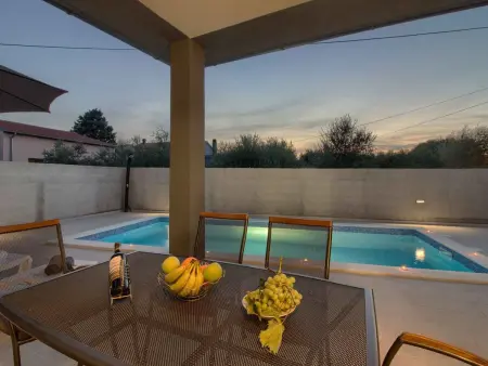 Villa Sissano - Maison 8 pers., piscine privée : photo 2