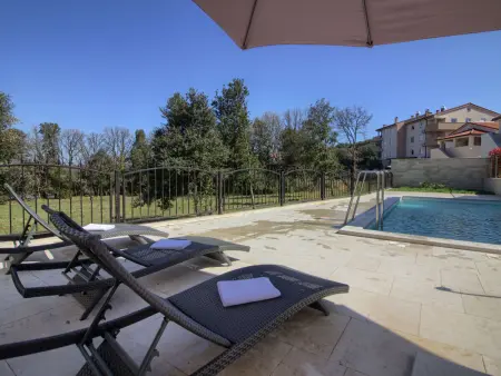 Villa Aurora avec piscine privée, 200 m de la plage : photo 3