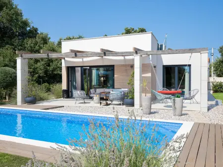 Villa Maell Design, piscine privée chauffée à Banjole : photo 2