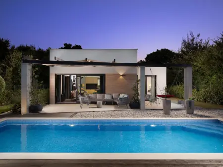 Villa Maell Design, piscine privée chauffée à Banjole : photo 6