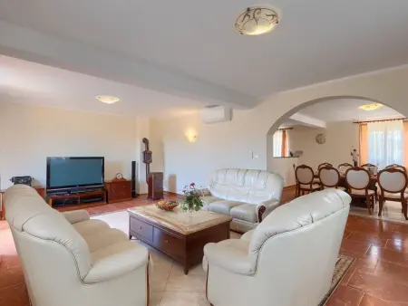Villa Divina – Maison 5 chambres avec piscine à Banjole : photo 1