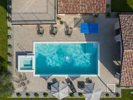 Villa Mattuzzi à Pula : maison 3 chambres avec piscine : photo 1