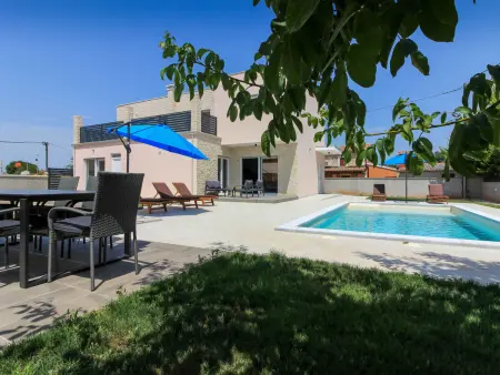 Villa Gogo - Maison moderne 4 chambres avec piscine privée : photo 2