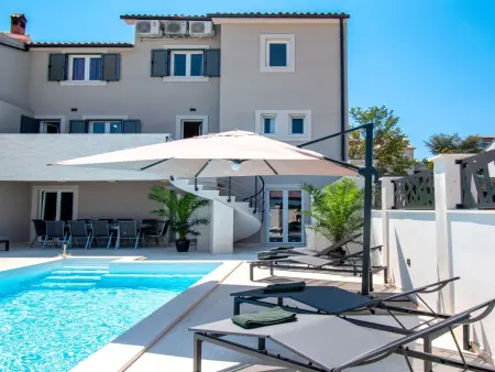 Villa Enka : maison 5 chambres avec piscine chauffée : photo 1