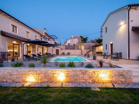 Villa Sirola, maison 4 chambres piscine à Pula : photo 2