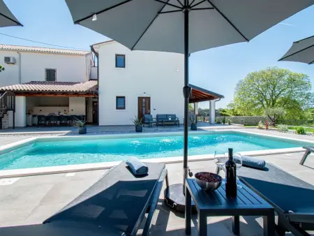 Villa Sirola, maison 4 chambres piscine à Pula : photo 5
