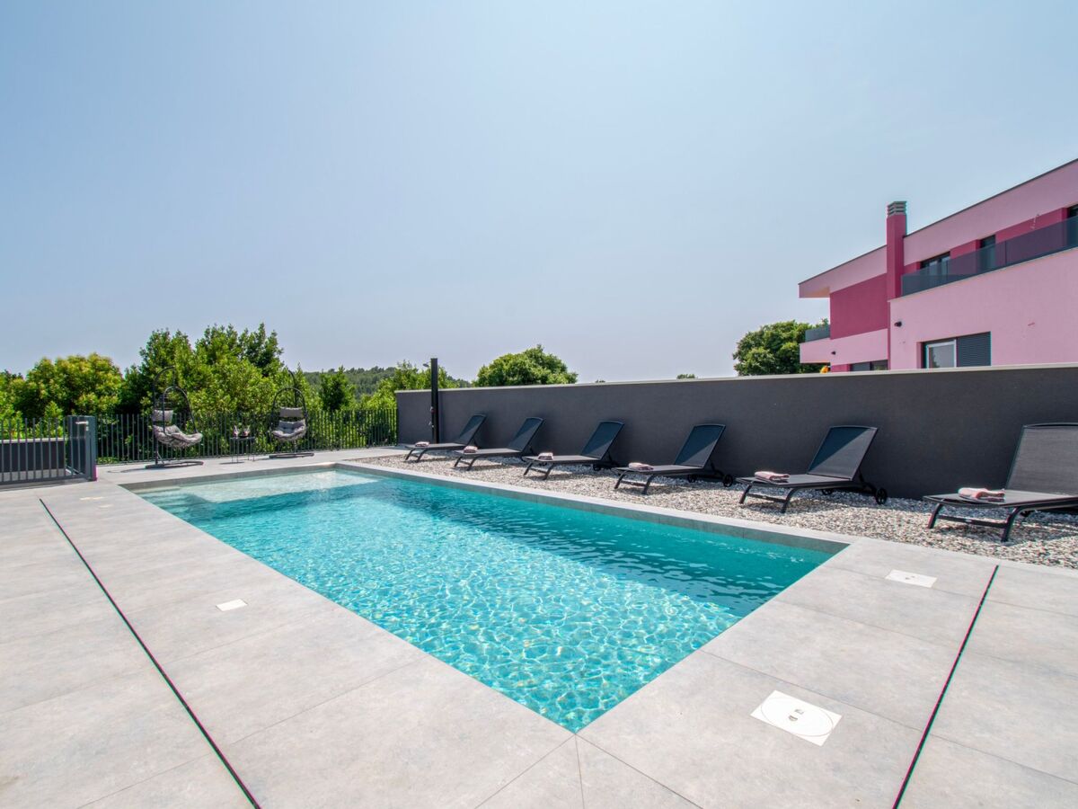 Villa Delecto – 4 chambres avec piscine privée à Pula - Photo 4