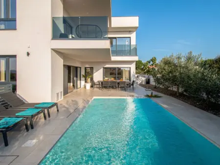 Villa Ajlin à Medulin : 4 chambres, piscine et plage à 300 m : photo 2