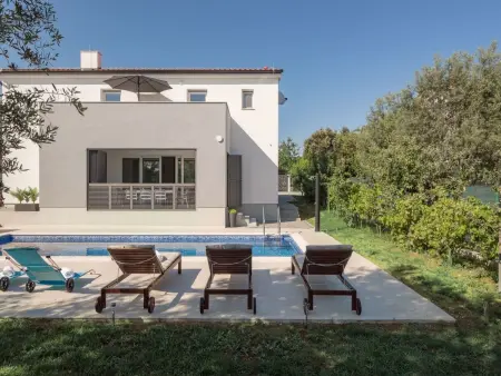 Villa Medulin II – Maison 8 pers. piscine privée : photo 6