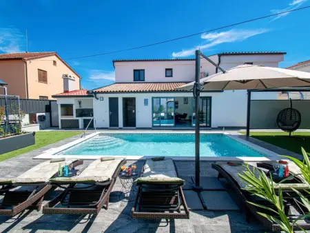 Villa Paradise à Medulin : 4 chambres, piscine privée : photo 5