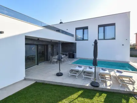 Villa EnDi - Maison 4 chambres avec piscine à Medulin : photo 2