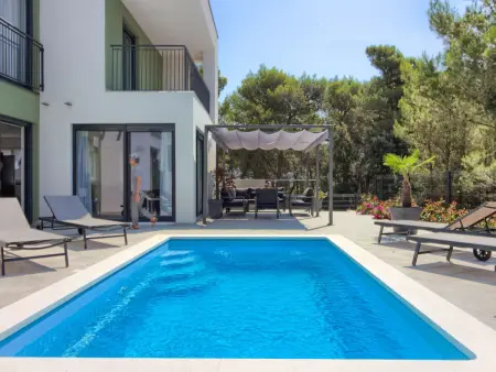 Villa Flavia à Medulin : maison 4 chambres piscine privée : photo 1