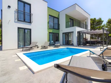 Villa Flavia à Medulin : maison 4 chambres piscine privée : photo 2