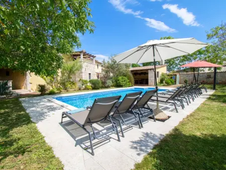 Villa Ive : maison 5 chambres pour 12 personnes à Pula : photo 1