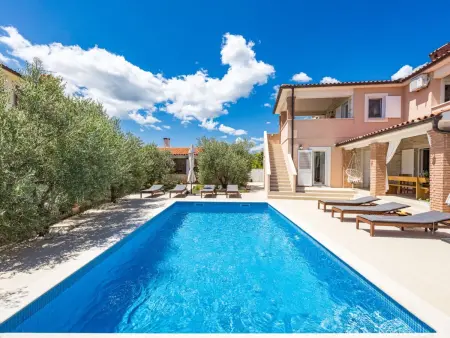 Villa Javor – Maison 4 chambres avec piscine privée : photo 4