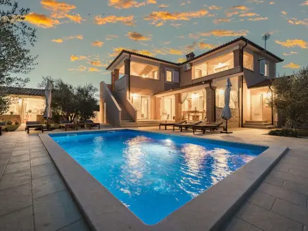 Villa Javor – Maison 4 chambres avec piscine privée : photo 20