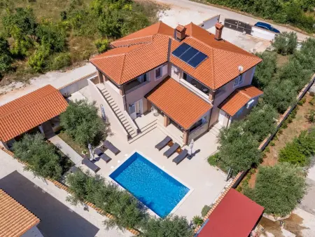 Villa Javor – Maison 4 chambres avec piscine privée : photo 25