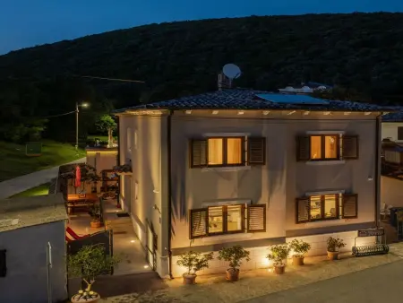 Villa Porto – Maison face à la mer en Istrie : photo 1