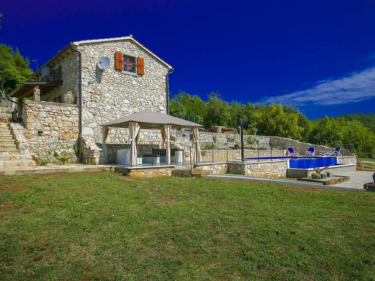 Villa Natura II : pierre et piscine privée à Drenje - Photo 6