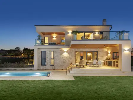 Villa Casa Mayren : maison avec piscine et spa à Drenje