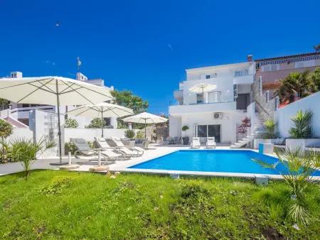 Villa Punat – 6 chambres, piscine privée et plage à 60 m : photo 6