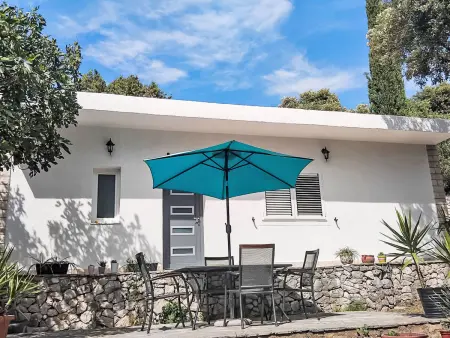 Maison 2 chambres avec jardin 400m² à Seget Donji : photo 1