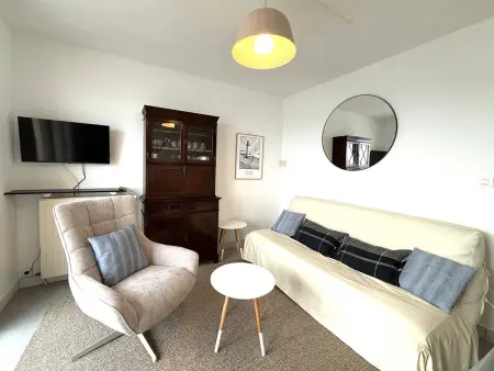 Appartement vue mer face plage Coz-Pors, Trégastel : photo 2