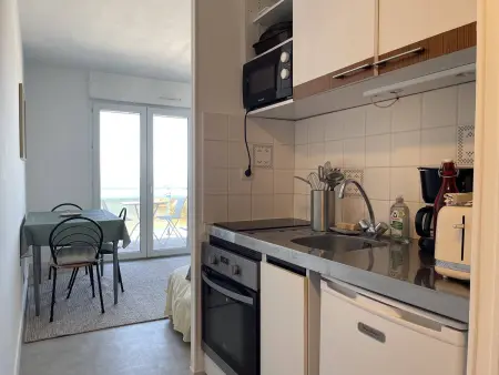 Appartement vue mer face plage Coz-Pors, Trégastel : photo 3