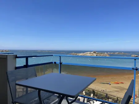 Appartement vue mer face plage Coz-Pors, Trégastel : photo 7