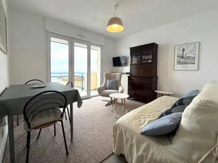 Appartement vue mer face plage Coz-Pors, Trégastel : photo 10