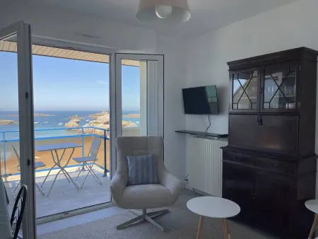 Appartement vue mer face plage Coz-Pors, Trégastel : photo 11