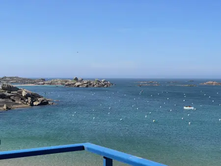 Appartement vue mer face plage Coz-Pors, Trégastel : photo 13