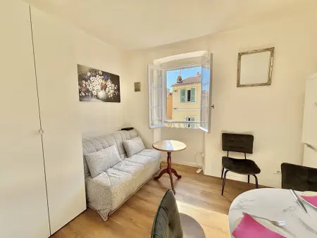 Studio climatisé Rue Fesch, centre Ajaccio : photo 8