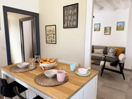 Gîte en plein bourg avec garage et cour aménagée : photo 9