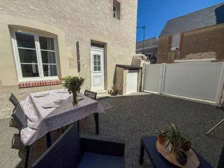 Gîte en plein bourg avec garage et cour aménagée : photo 17