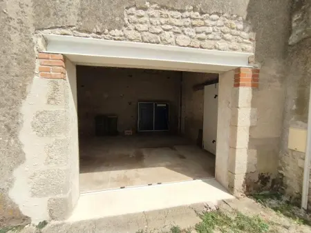 Gîte en plein bourg avec garage et cour aménagée : photo 27