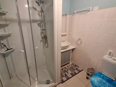 Gîte 2 pers. au cœur du village, parking et recharge EV : photo 11