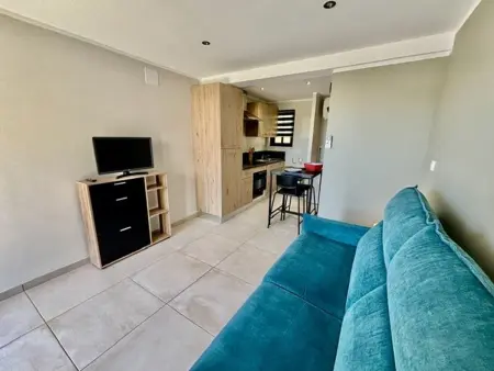 Studio 18 m² avec terrasse 45 m² au Lavandou : photo 6
