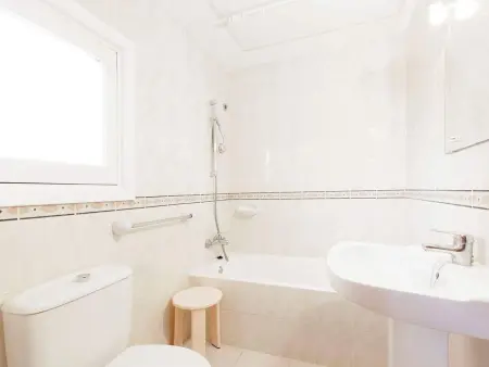 Appartement 5 pers. à 300m de la plage, pool : photo 7