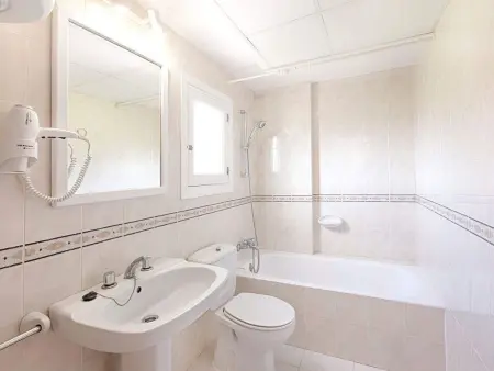 Appartement 5 pers. à 300m de la plage, pool : photo 8
